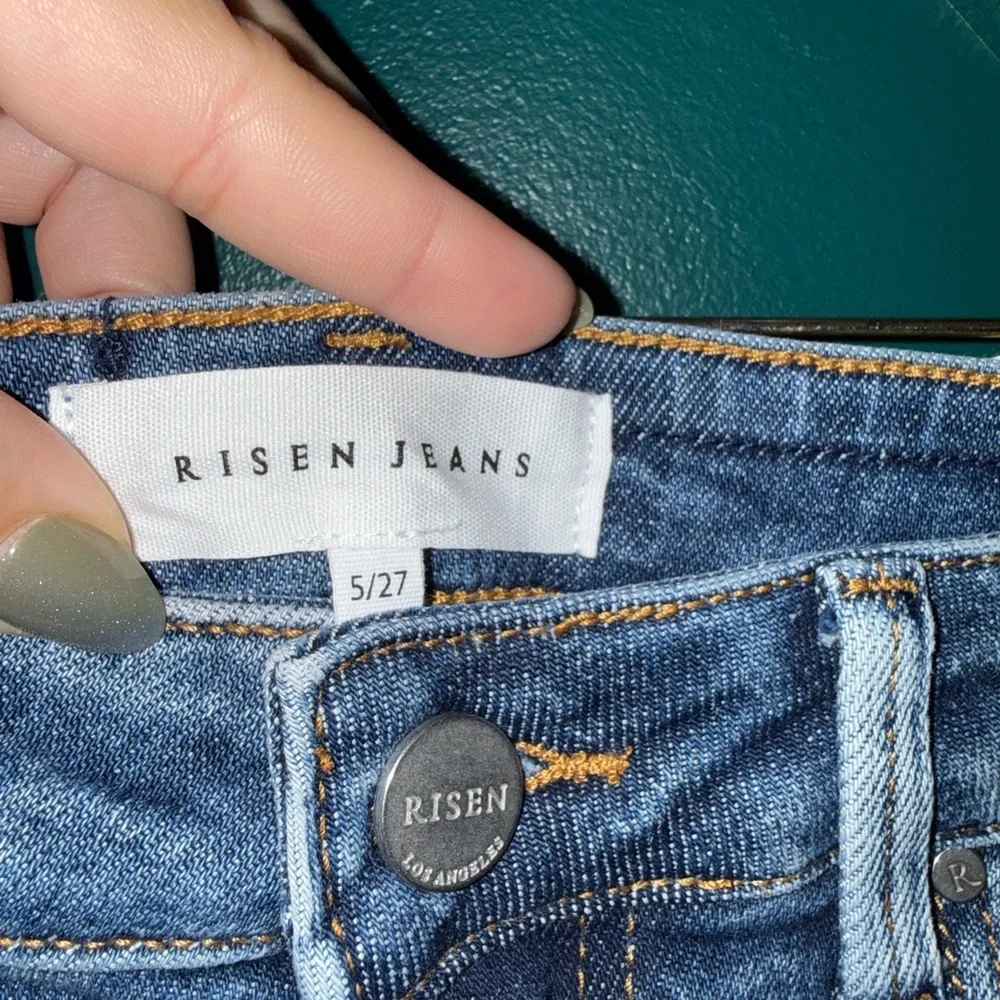 Women’s Light Blue Straight-Leg Distressed Jeans NWT - Picture 2 of 3